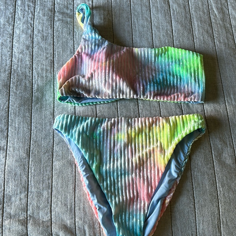 Women’s swim suit